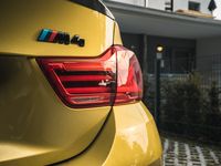 BMW_M4_vor_Garage